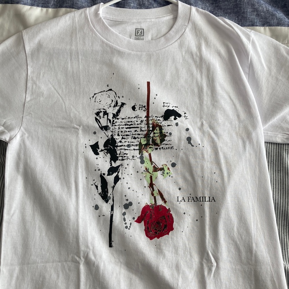 Mens Medium La Familia T-shirt
